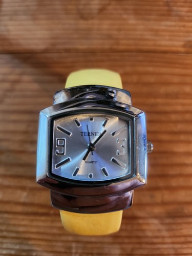 Ladies quartz wristwatch - wristwatch, by