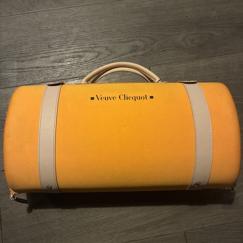 Veuve clicquot champagne - veuve,