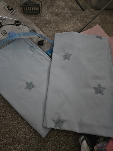 Blue star tufted - tufted, blackout