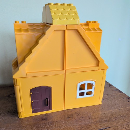 Duplo house building - , yellow