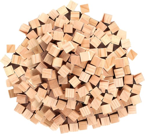 500 pcs small wooden cubes - wooden,