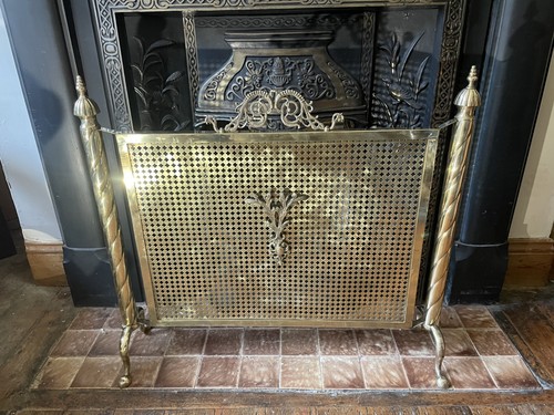 Extra special fireguard - fireguard, brass