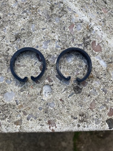 Main housing bearing clips - housing,