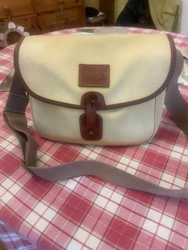 Hardy the brook canvass - brook, bag.