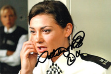 THE BILL: NATALIE J. ROBB 'PC ANDREA DUNBAR' SIGNED 6x4 ACTION PHOTO+COA