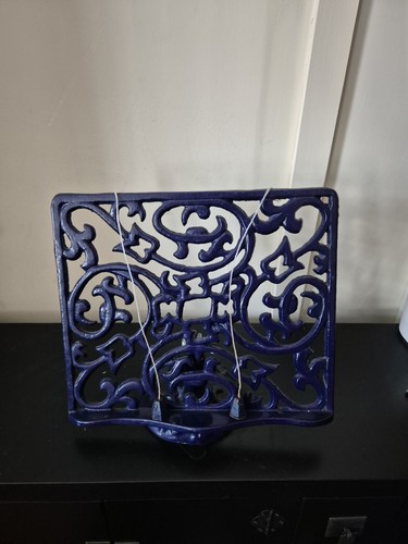 Vintage cast iron - cast,
