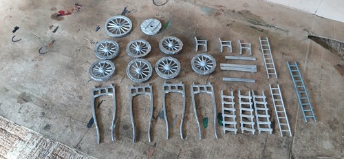 Scale white metal wagon - 1/32,
