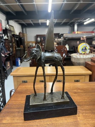 Cast bronze elephant figure - elephant, on