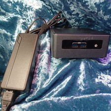 Intel NUC NUC7i3DNH Core