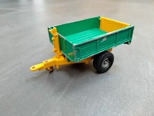 Britains No. 9565 - Farm straw tipping trailer die-cast model - Green and yellow