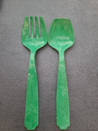 Vintage 1940s green cream - vintage,