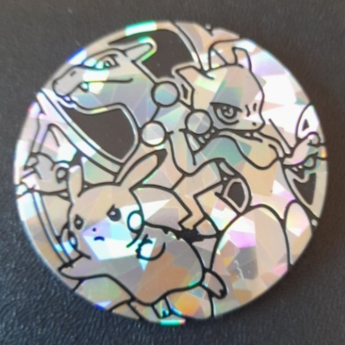 Pikachu charizard mewtwo - charizard,