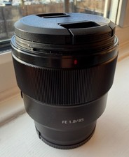 Sony FE 85mm F/1.8 Lens, with