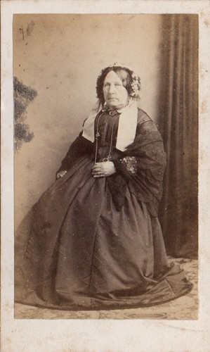 Cdv wonderful old - old, bonnet