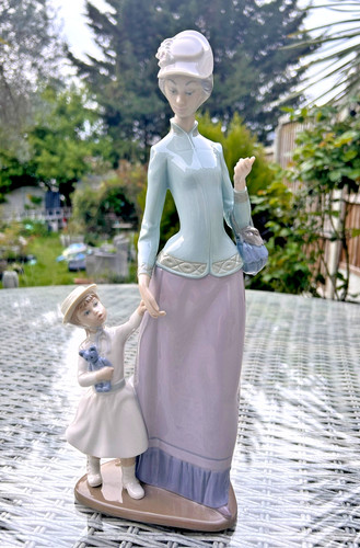 Lladro 1353 lady with girl - lladro,