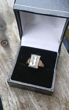 9 Carat Gold Letter J Ring.2.32g
