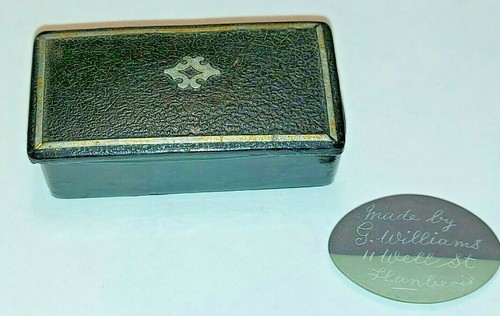 Antique snuff box pill - /,