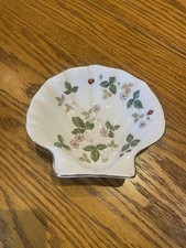 Wedgwood Wild Strawberry bone