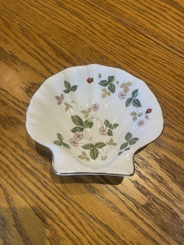 Wedgwood wild strawberry bone - wedgwood,