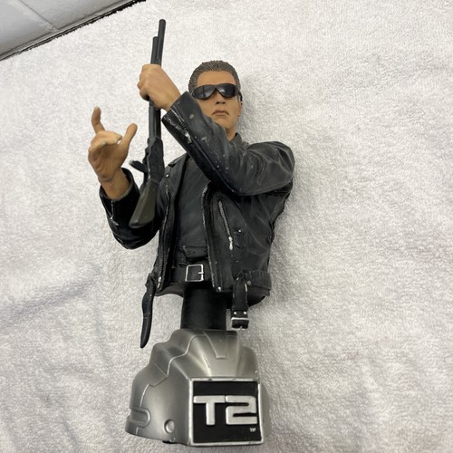 Sideshow terminator t 800 - sideshow, t2
