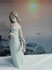 Big Sale Lladro  Ingenue Lady Excellent Condition 
