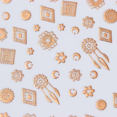 Gold nail art - nail, jewels