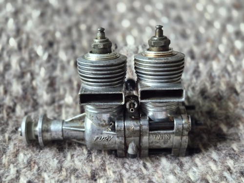 Vintage fury twin 2 - twin,