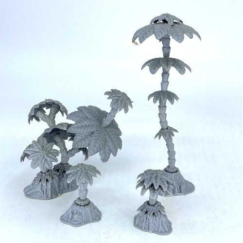 Plastic jungle trees - ,