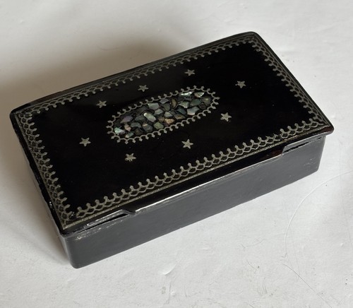 Antique table snuff box early - table,