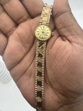 Beautiful Vintage Sekonda Gold