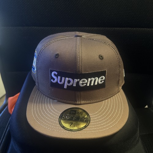 Supreme gradient box - supreme, new