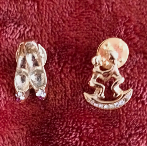 Silver tone baby lapel - 2x,