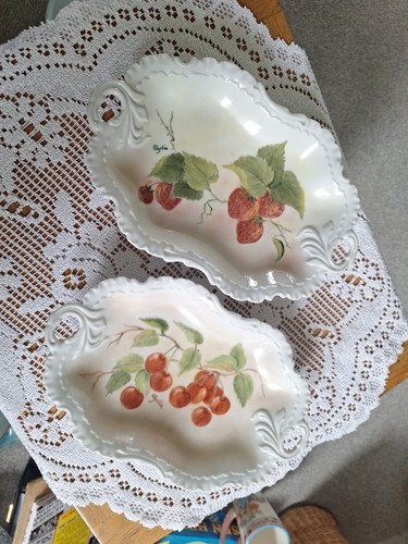 Beautiful vintage handpainted - beautiful,