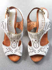 PAVERS WHITE LACE LOOK LOW WEDGE HEEL SANDALS SIZE 6