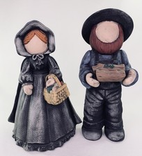 Amish Faceless Couple Ceramic