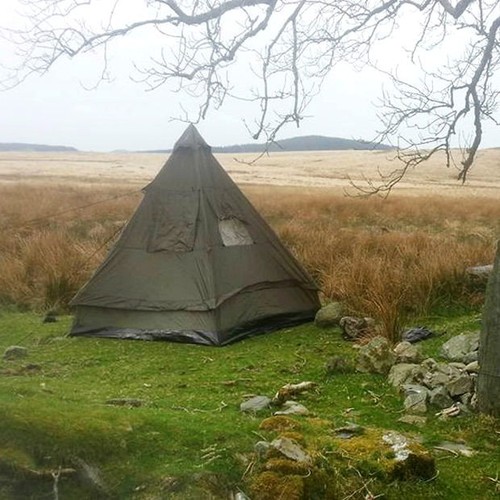 Four man tipi - pyramid,