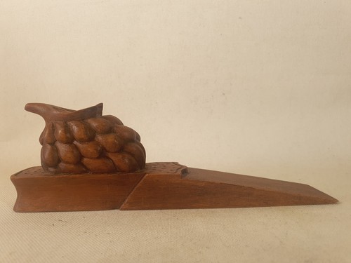 Superb vintage hand carved - superb,
