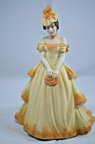 Very pretty coalport figurine - very,