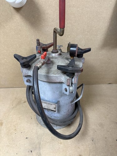 Gallon pressure paint pot - gallon,