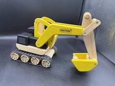 Pintoy Wooden Construction Digger / Excavator Toy Vehicle Playset