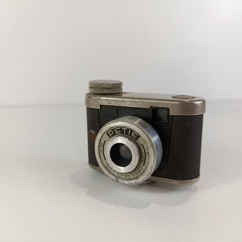 Petie subminiature camera 9 - petie, f1.9