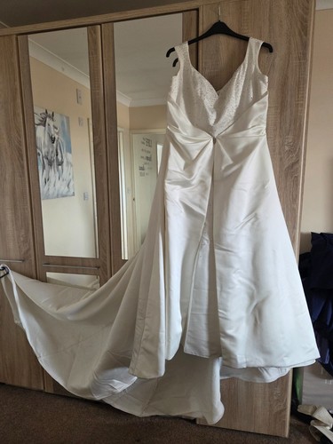 Wedding dress size - dress, 22/24