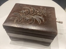 VINTAGE WOODEN FLOWER ETCHED