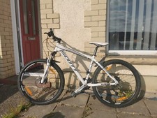 Mens Scott 20 mountain bike. Medium frame 26in Black Jack tyres on Alex rims