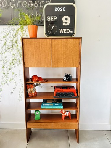 Plan form shelf unit - g, with