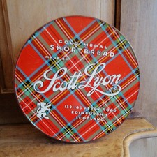 VINTAGE RETRO SCOTT LYON LTD EDINBURGH SCOTLAND TARTAN GOLD MEDAL SHORTBREAD TIN