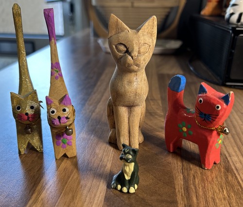 Set wooden cats ornaments - wooden,