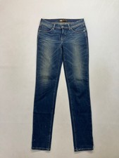 LEVI’S SLIGHT CURVE SKINNY