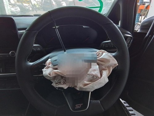 Steering wheel ford fiesta mk8 - ford,