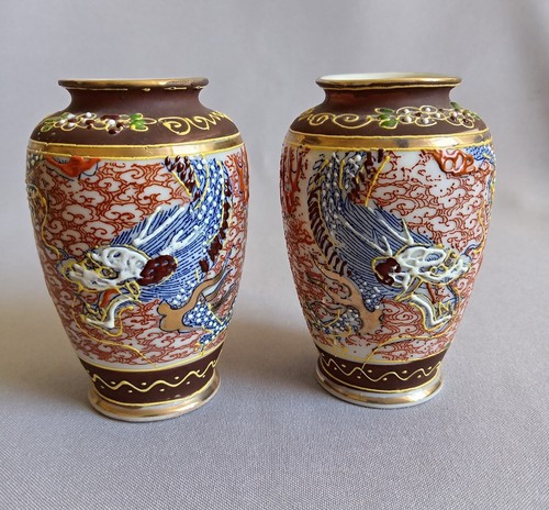 Pair handpainted japanese - of,